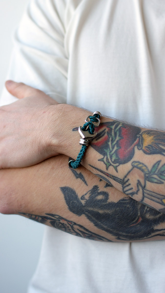 Schema Bracciale da uomo con ancora e treccia a quattro fili Schema Bracciale da uomo con ancora e treccia a quattro fili