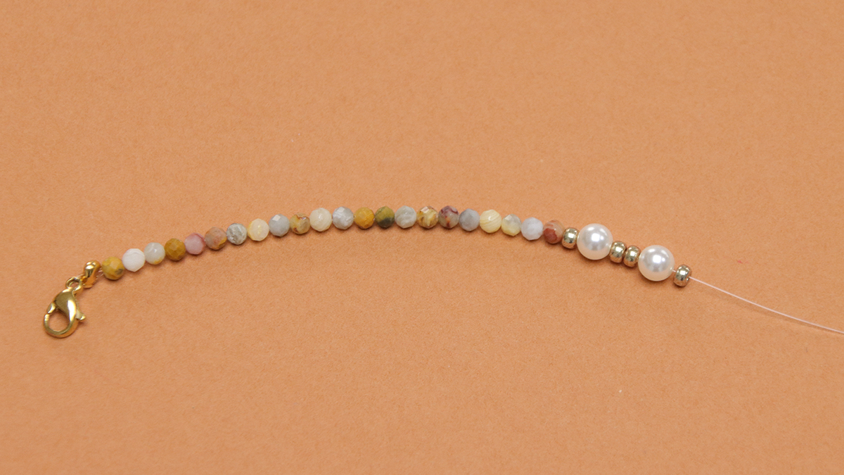 Bracciali marroni con pietre naturali e perle sfaccettate : Tappa 4 Bracciali marroni con pietre naturali e perle sfaccettate : Tappa 4