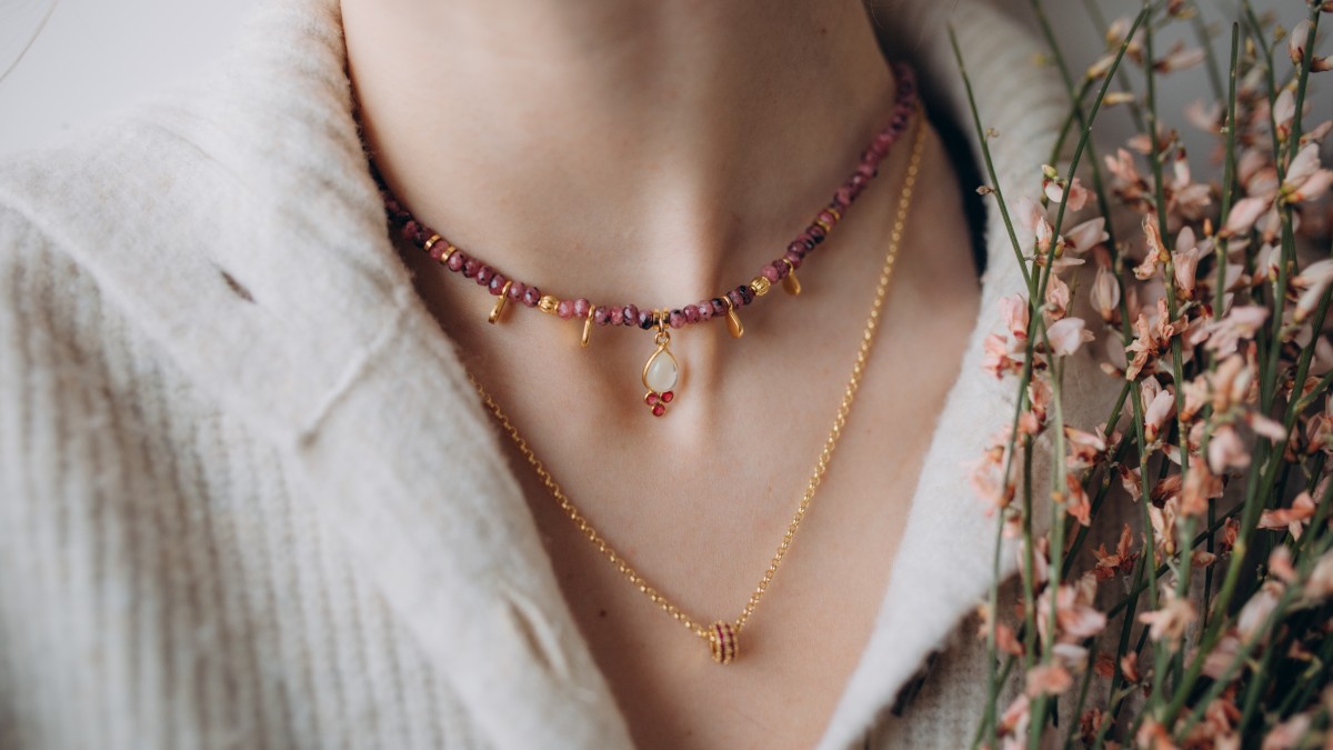 Collana a due file di pietre naturali Collana a due file di pietre naturali