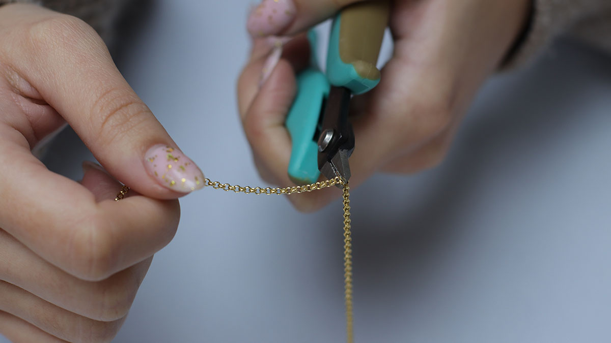 Collana a due file di pietre naturali : Tappa 6 Collana a due file di pietre naturali : Tappa 6