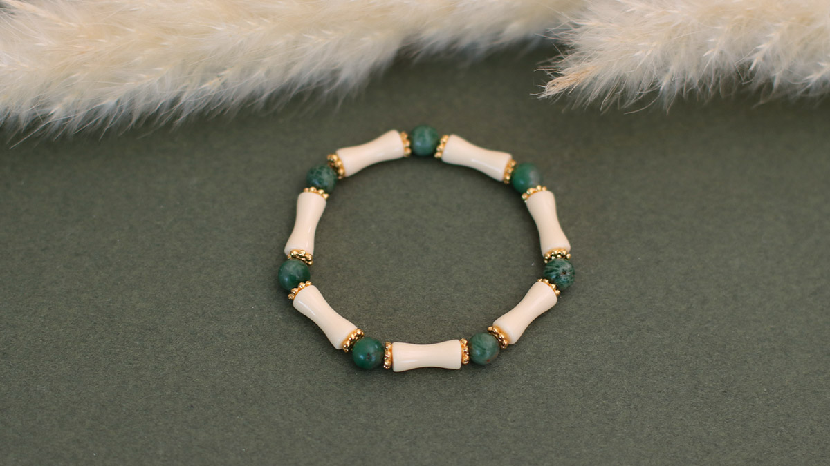 Braccialetti elastici con perline a tubo verdi : Tappa 1 Braccialetti elastici con perline a tubo verdi : Tappa 1