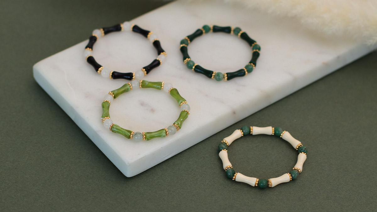 Braccialetti elastici con perline a tubo verdi : Tappa 2 Braccialetti elastici con perline a tubo verdi : Tappa 2