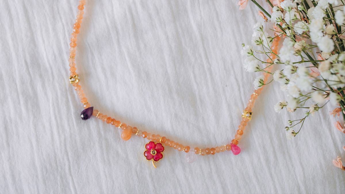 Schema Collana colorata in pietra semipreziosa di Boemia Schema Collana colorata in pietra semipreziosa di Boemia