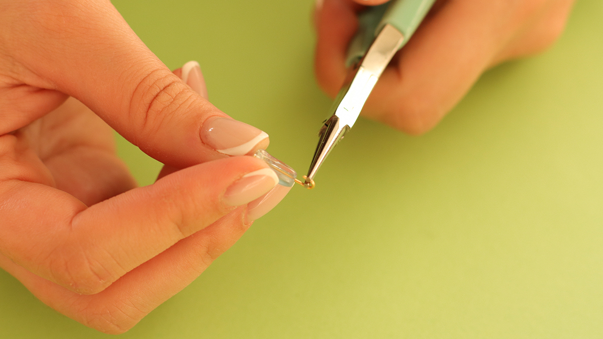 Collane rosa e verdi con pendente a forma di farfalla e perle di fiori : Tappa 9 Collane rosa e verdi con pendente a forma di farfalla e perle di fiori : Tappa 9