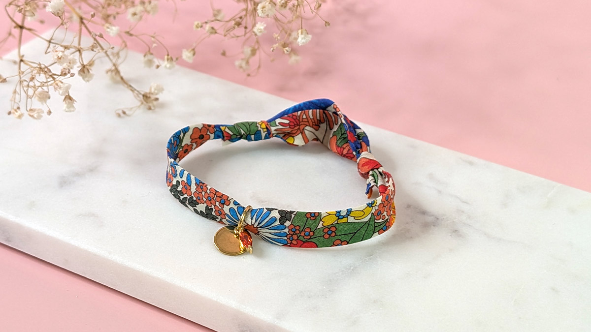 Bracciale liberty senza chiusura con nodi scorrevoli Bracciale liberty senza chiusura con nodi scorrevoli