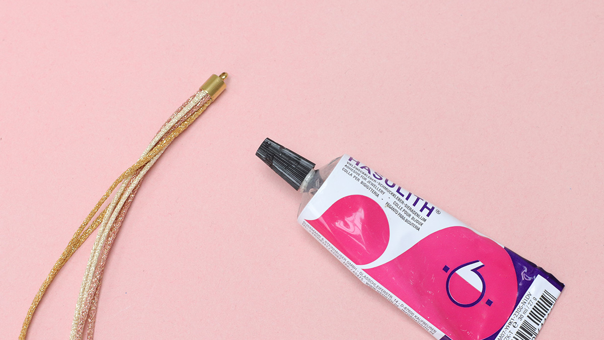 Bracciale donna intrecciato con Ciondoli : Tappa 1 Bracciale donna intrecciato con Ciondoli : Tappa 1