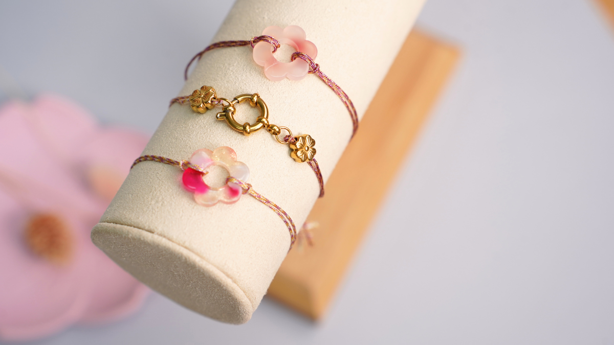 Trio di braccialetti estivi in filo di nylon Trio di braccialetti estivi in filo di nylon