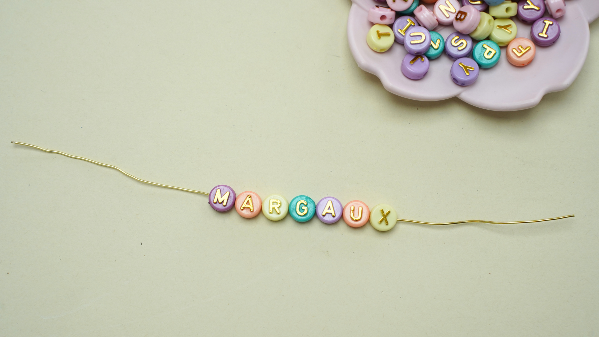 Portachiavi personalizzato con nome e lettere Perla : Tappa 2 Portachiavi personalizzato con nome e lettere Perla : Tappa 2