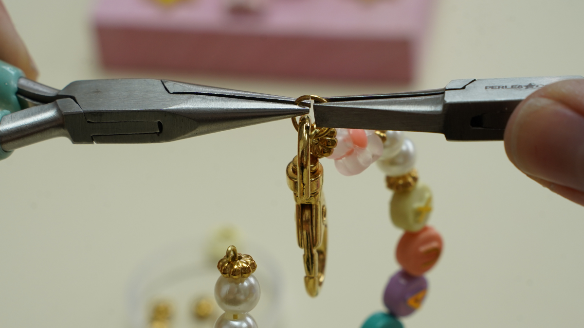 Portachiavi personalizzato con nome e lettere Perla : Tappa 5 Portachiavi personalizzato con nome e lettere Perla : Tappa 5