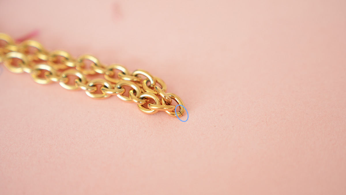 Bracciale a catena e bandana blu : Tappa 3 Bracciale a catena e bandana blu : Tappa 3