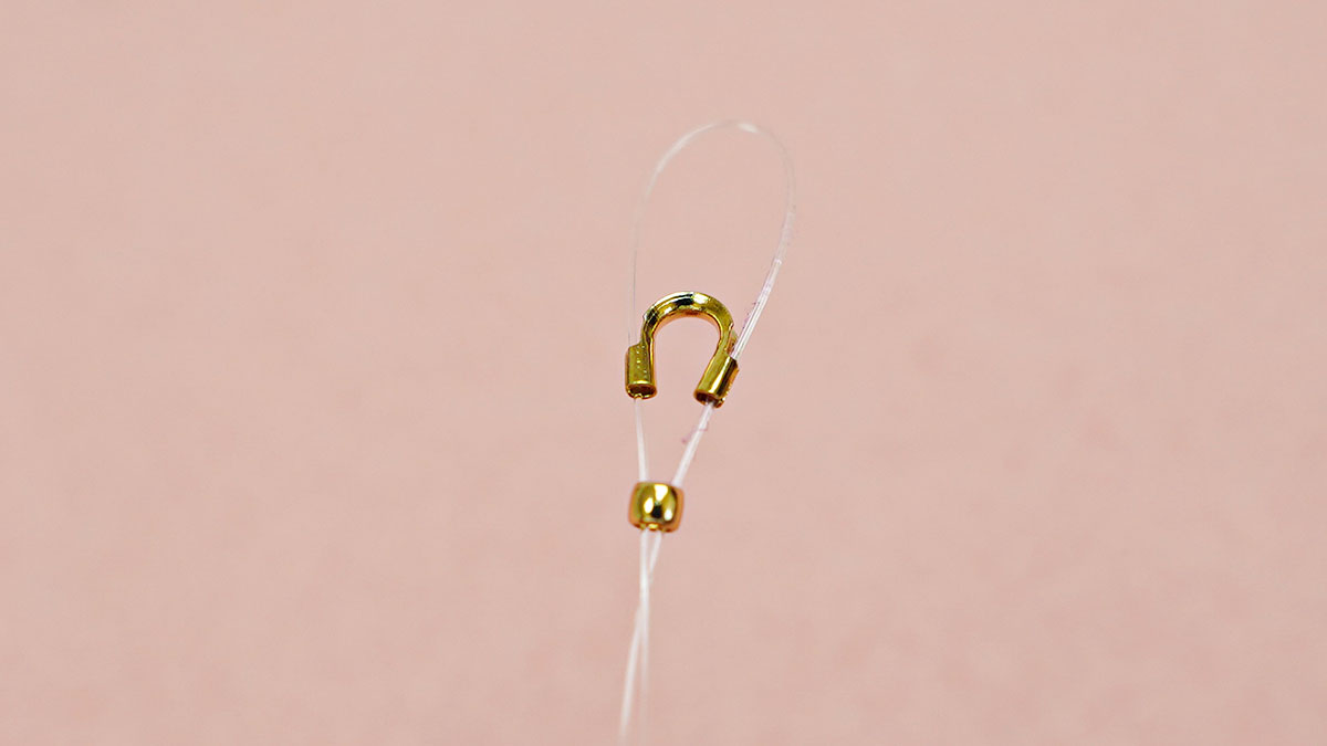 Collana con perle di madreperla color pastello : Tappa 2 Collana con perle di madreperla color pastello : Tappa 2