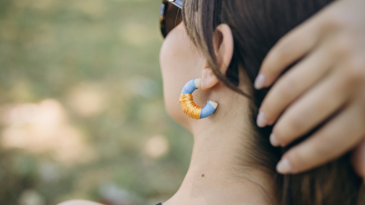 Schema Orecchini vintage con filo blu e dorato Schema Orecchini vintage con filo blu e dorato