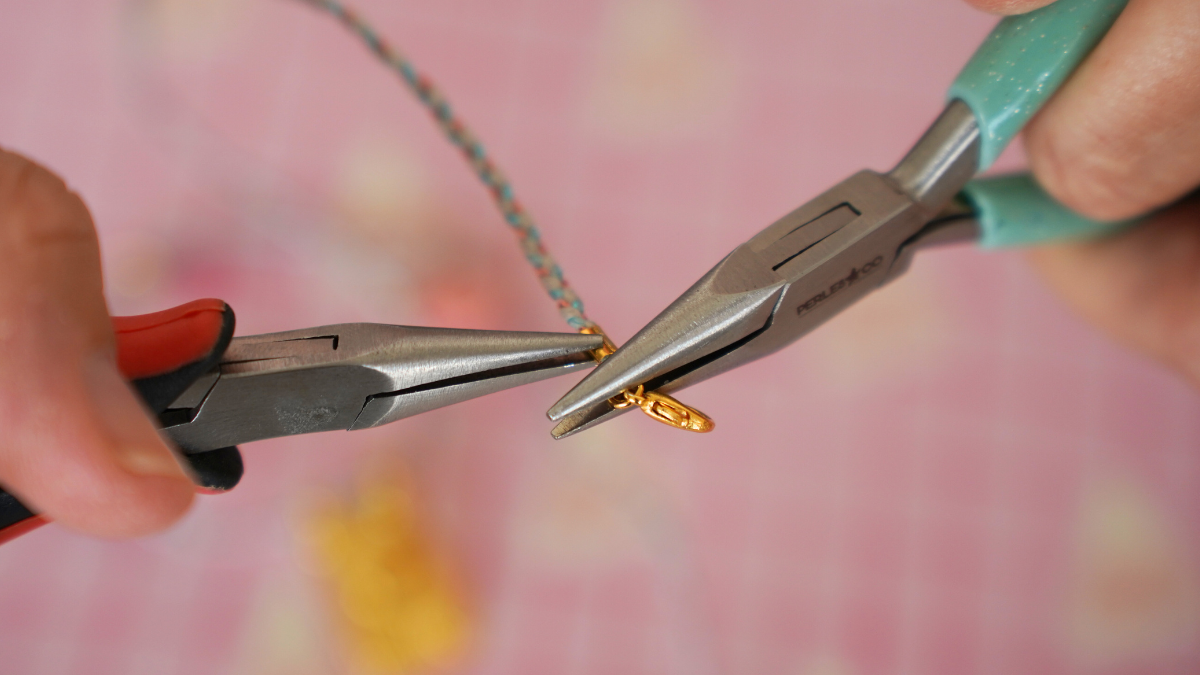 Collane impilabili fai da te con pietre semipreziose, perle Miyuki e cordoncino : Tappa 13 Collane impilabili fai da te con pietre semipreziose, perle Miyuki e cordoncino : Tappa 13