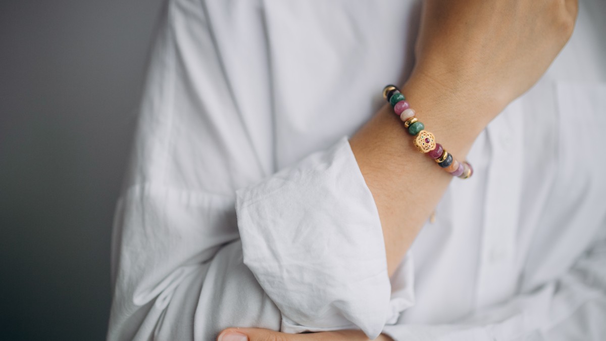 Bracciale in pietra naturale e fiore di perla Bracciale in pietra naturale e fiore di perla