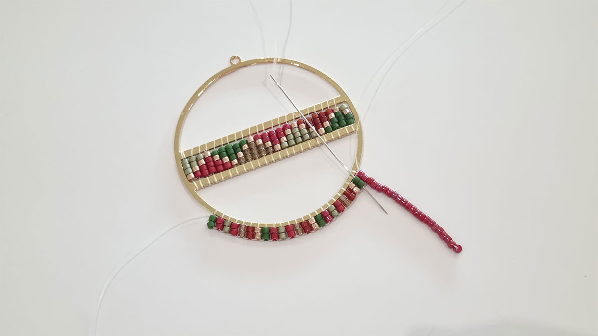 Orecchini con frangia di perle Miyuki Delica : Tappa 8 Orecchini con frangia di perle Miyuki Delica : Tappa 8