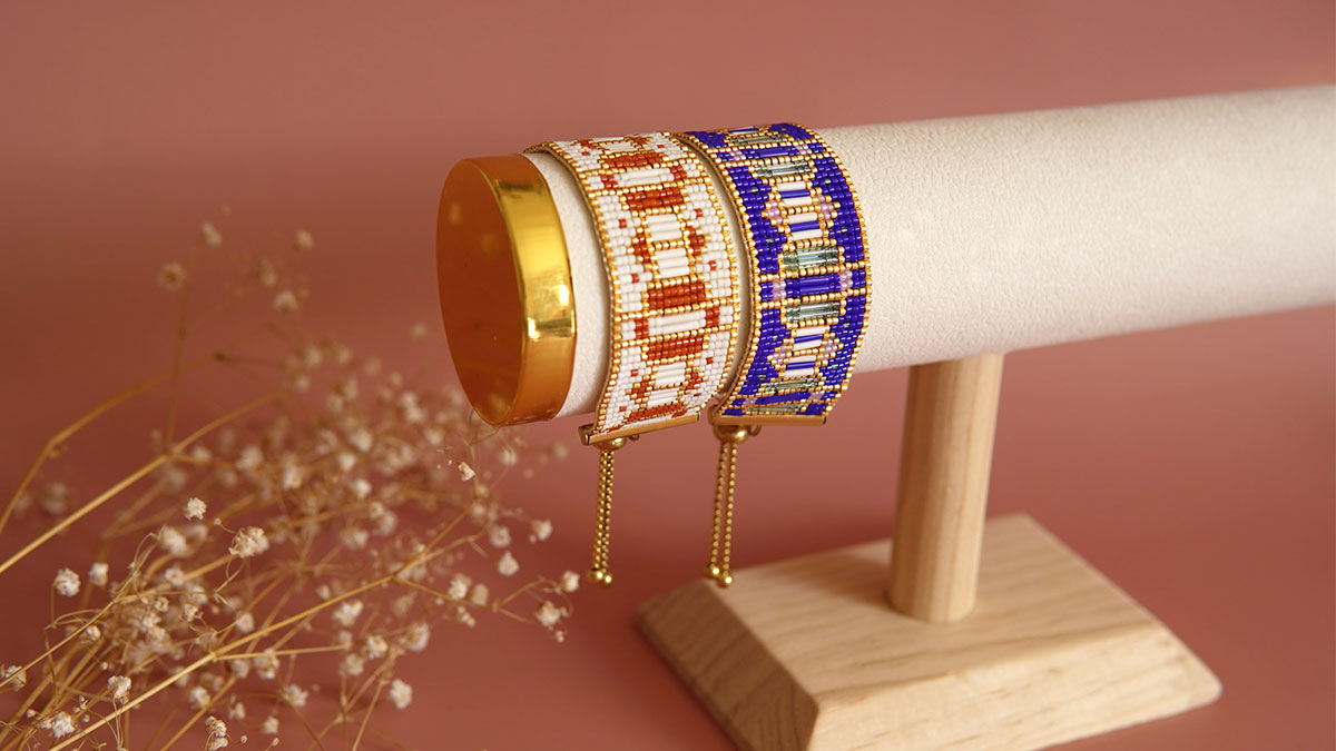 Bracciale a telaio Miyuki in Bugles e Delica Bracciale a telaio Miyuki in Bugles e Delica