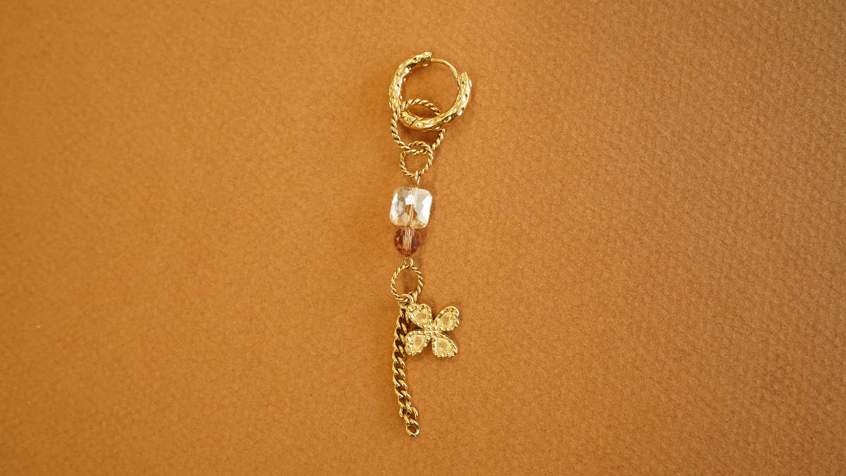 Orecchini asimmetrici di Lucky : Tappa 6 Orecchini asimmetrici di Lucky : Tappa 6