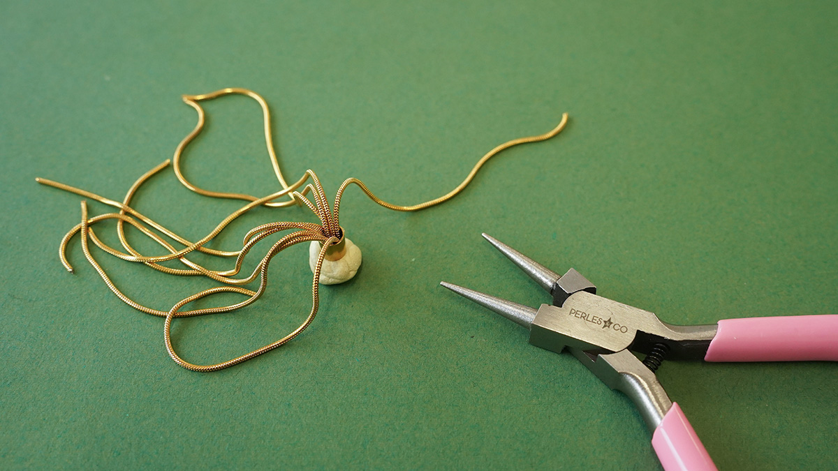 Orecchini con frangia a serpentina : Tappa 4 Orecchini con frangia a serpentina : Tappa 4