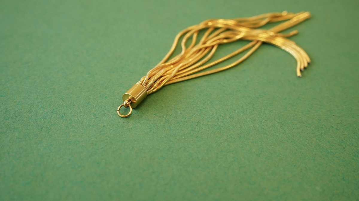 Orecchini con frangia a serpentina : Tappa 5 Orecchini con frangia a serpentina : Tappa 5