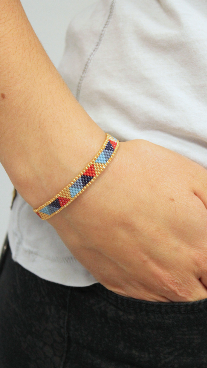 Schema Bracciale a triangolo con Perle Miyuki 11/0 in coppia peyote Schema Bracciale a triangolo con Perle Miyuki 11/0 in coppia peyote