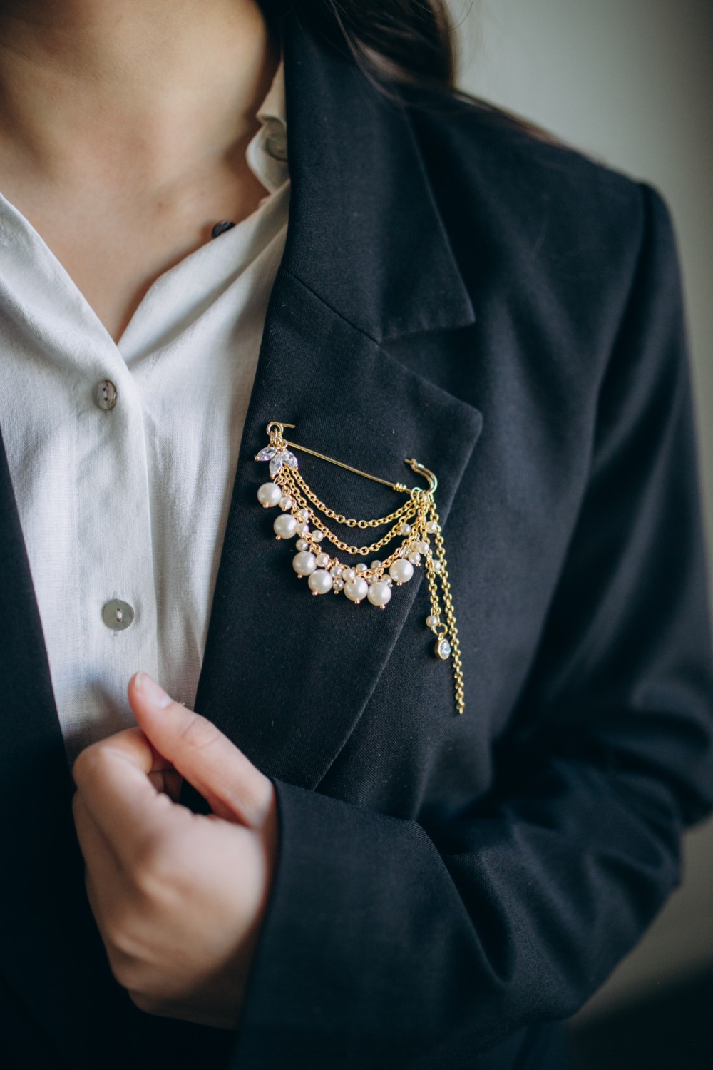 Schema Spilla con frange in Dorato e Perla Schema Spilla con frange in Dorato e Perla