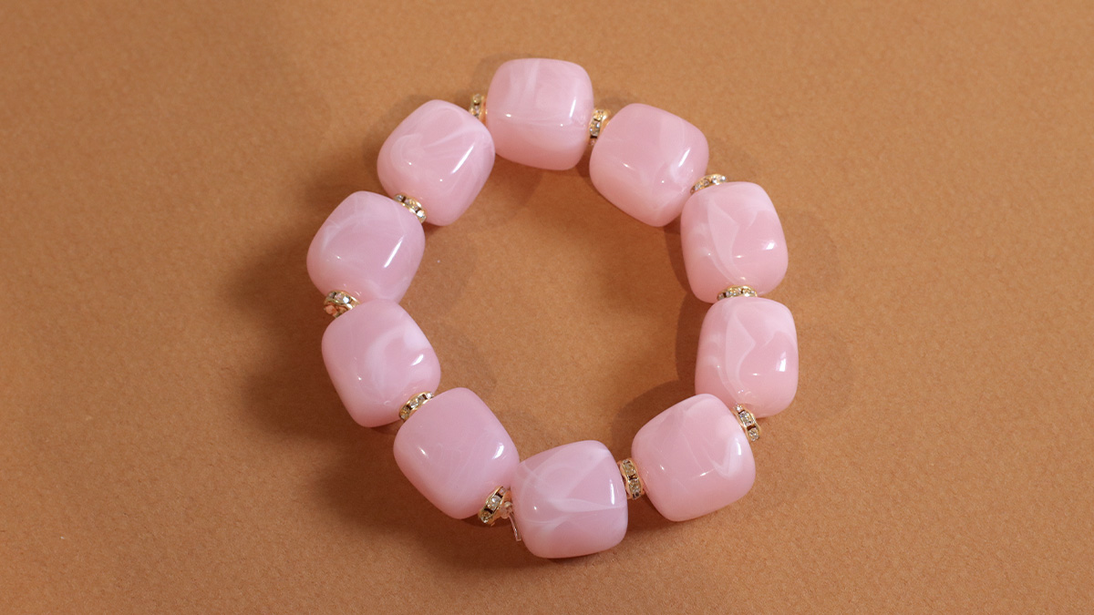 Bracciali di perle irregolari in resina a forma di cubo : Tappa 1 Bracciali di perle irregolari in resina a forma di cubo : Tappa 1