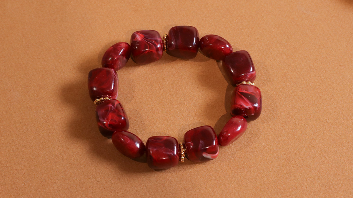 Bracciali di perle irregolari in resina a forma di cubo : Tappa 2 Bracciali di perle irregolari in resina a forma di cubo : Tappa 2