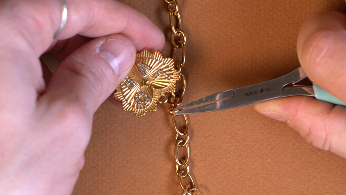 Gioielli da borsa fai da te ciondoli in acciaio inossidabile e perle in resina : Tappa 5 Gioielli da borsa fai da te ciondoli in acciaio inossidabile e perle in resina : Tappa 5