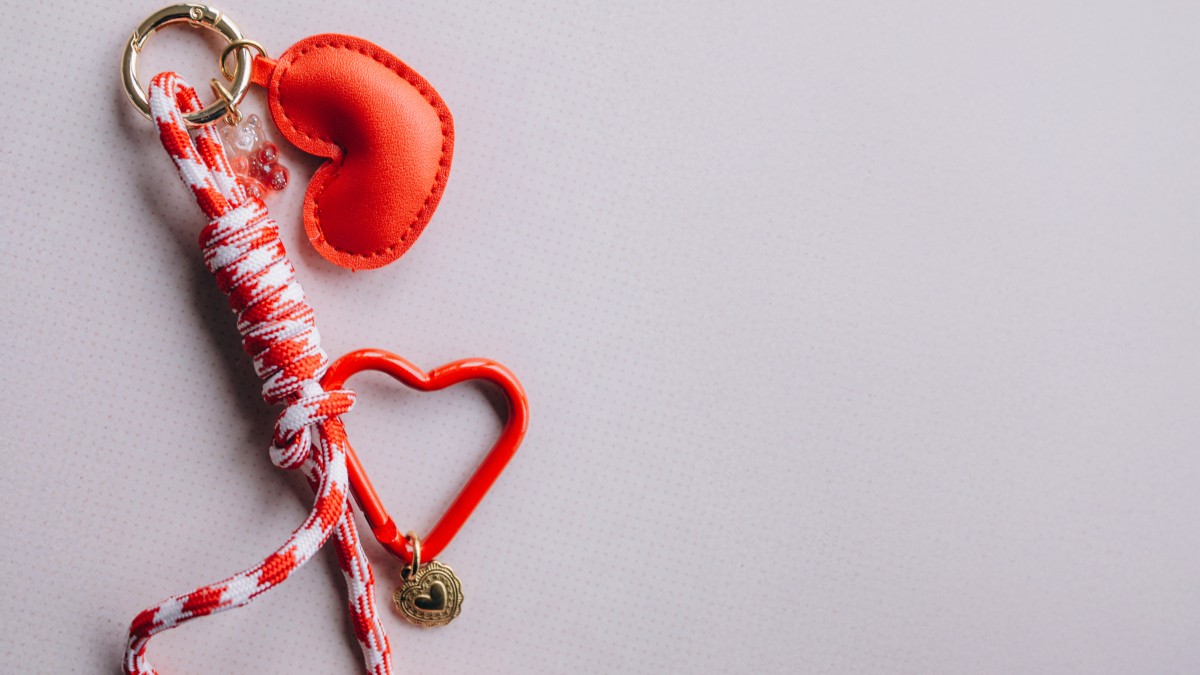 Schema Gioielli da borsa per San Valentino: una facile idea fai da te Schema Gioielli da borsa per San Valentino: una facile idea fai da te