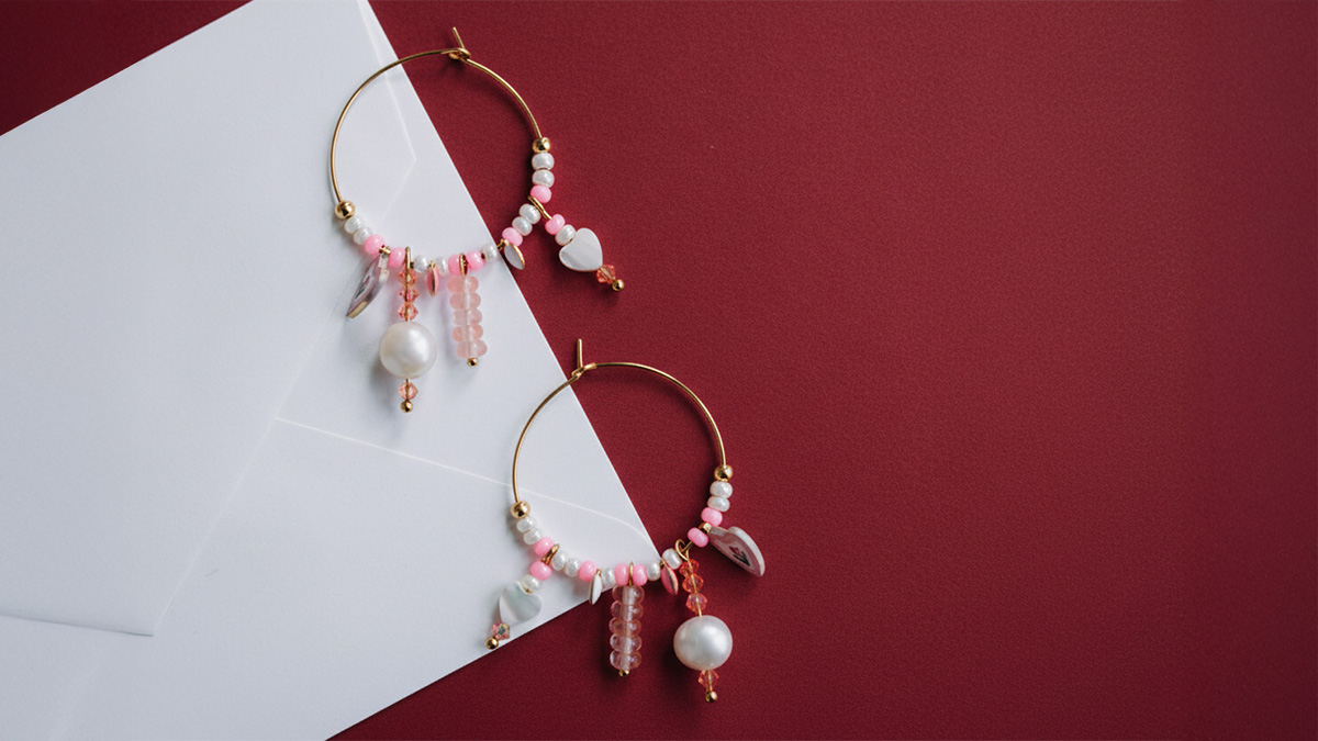 Creoli con ciondoli a forma di cuore e perle Preciosa Creoli con ciondoli a forma di cuore e perle Preciosa