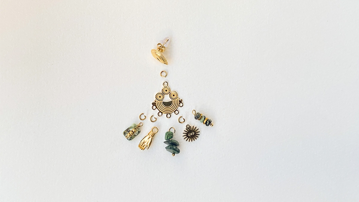 Orecchini in acciaio inossidabile con ciondoli in pietra naturale : Tappa 2 Orecchini in acciaio inossidabile con ciondoli in pietra naturale : Tappa 2