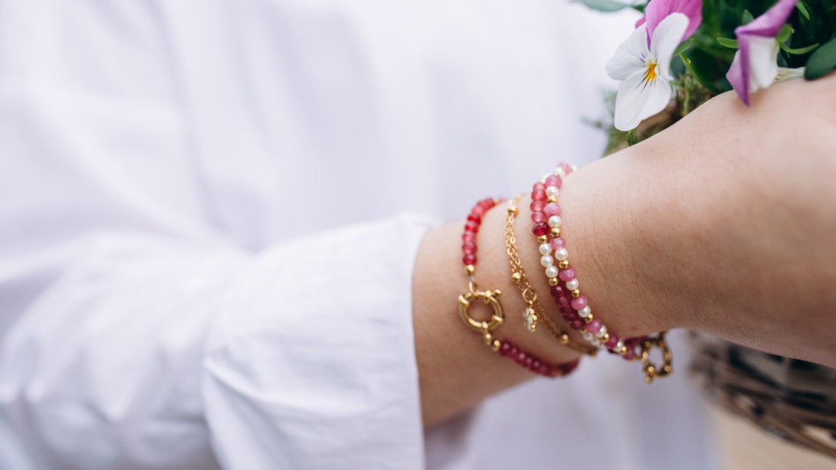 Assortiment de bracelets en pierres naturelles Assortiment de bracelets en pierres naturelles