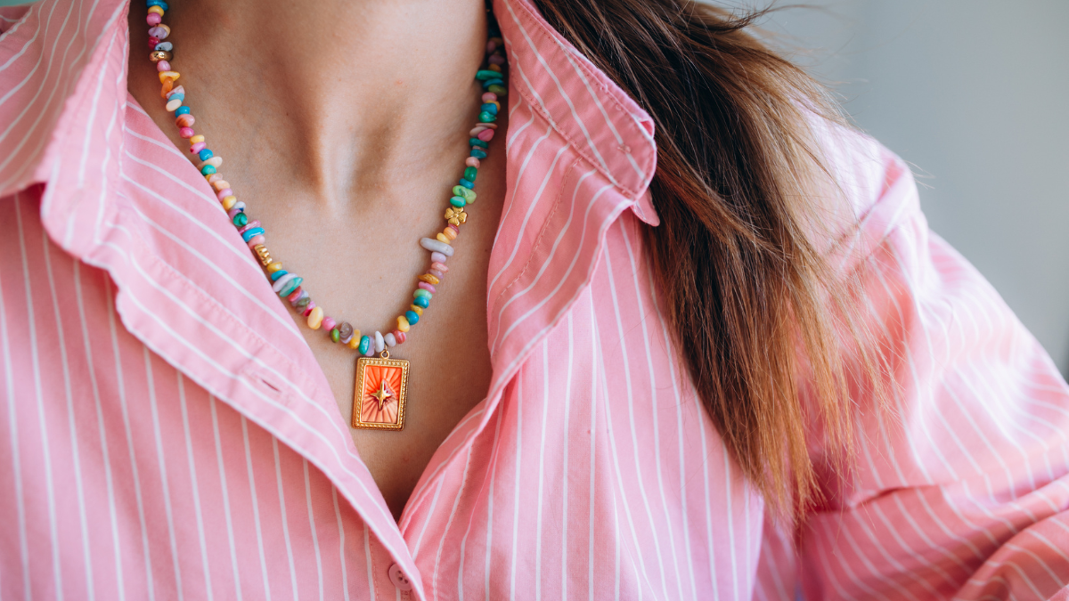 Collana di perle multicolori e ciondolo in acciaio inossidabile Collana di perle multicolori e ciondolo in acciaio inossidabile