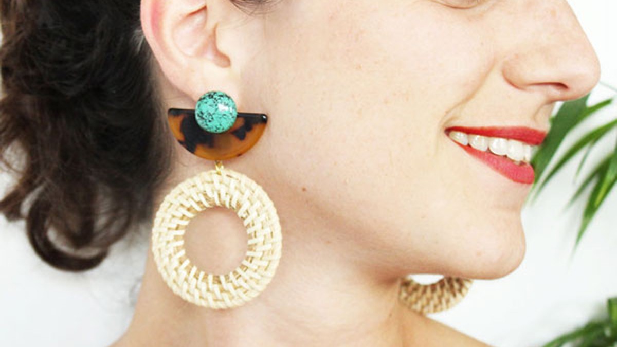 Tutorial per orecchini fai da te in rattan e guscio di tartaruga Tutorial per orecchini fai da te in rattan e guscio di tartaruga