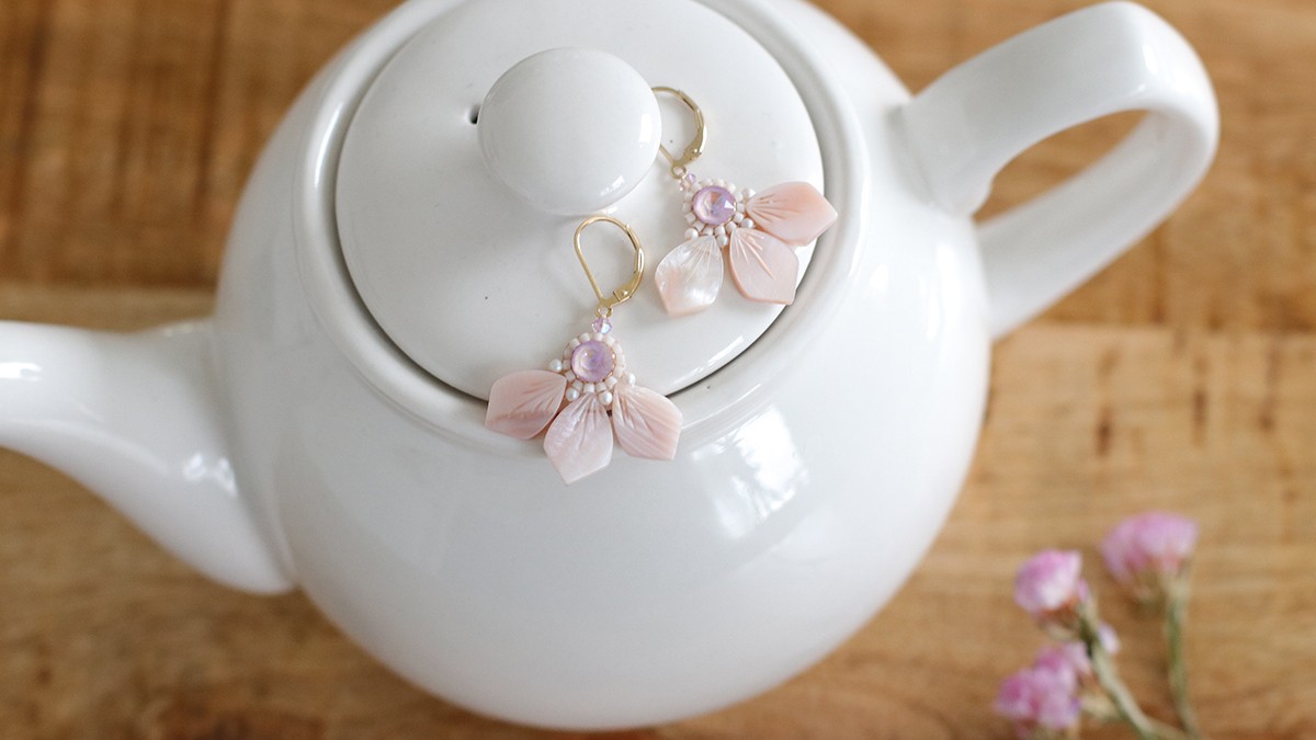 Orecchini in madreperla fai da te Miyuki e perle PureCrystal Orecchini in madreperla fai da te Miyuki e perle PureCrystal